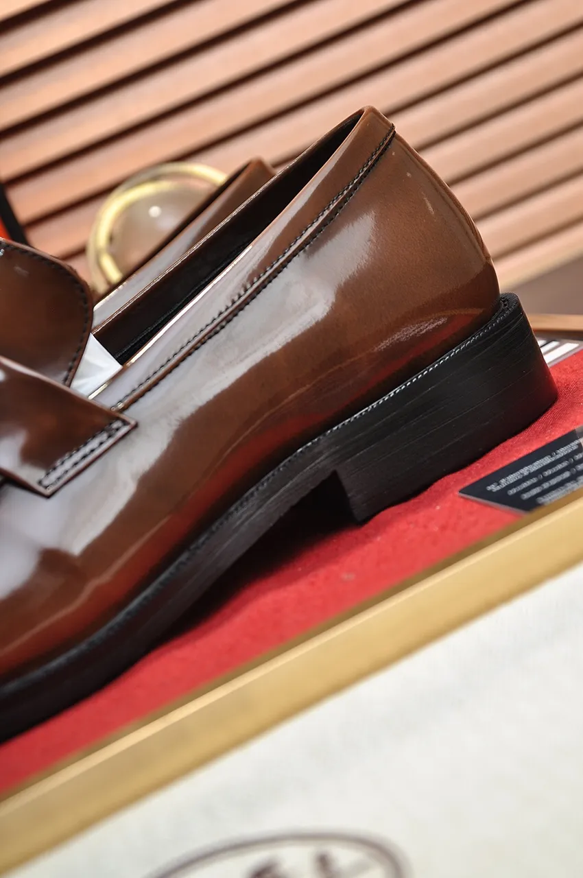 Men's shoes💰480💶[HERMES] (sheepskin lining)🍀Italian top luxury🍀He does not pursue novel styles and gorgeous colors, but attracts the favor of successful men with his flawless, elegant and classic style! This very, very comfortable, simple and stable style makes it easy to match any style! The pattern is absolutely 1:1 refined from the original case, and we strive for excellence in materials, imported cowhide + cowhide lining💪💪💪extraordinary texture👍! .Black brown code number: 38 to 45 (45 customized)